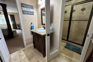 305 Bull Run Dr, League City, TX 77573 - Photo 5