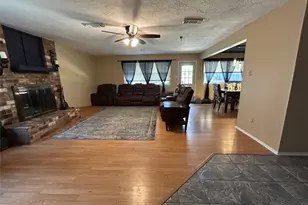 305 Bull Run Dr, League City, TX 77573 - Photo 3