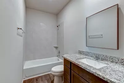 407 E Avenue G, Conroe, TX 77301 - Photo 15