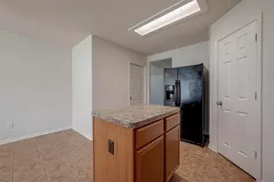 5242 Espuela Ln, Baytown, TX 77521 - Photo 11