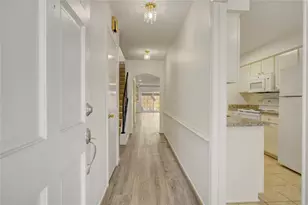 385 N Post Oak Ln, Houston, TX 77024 - Photo 3