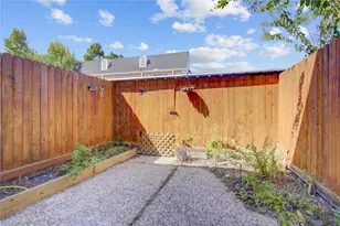 385 N Post Oak Ln, Houston, TX 77024 - Photo 15