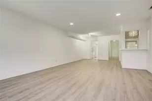385 N Post Oak Ln, Houston, TX 77024 - Photo 9
