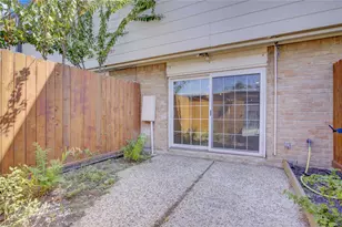 385 N Post Oak Ln, Houston, TX 77024 - Photo 17