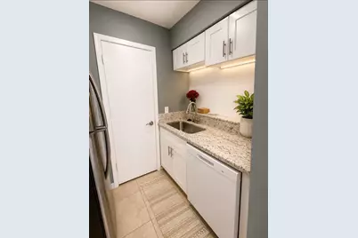 6111 Beverly Hill Street #20, Houston, TX 77057 - Photo 5