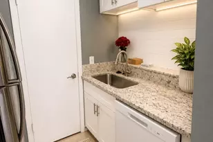 6111 Beverly Hill St, Houston, TX 77057 - Photo 5