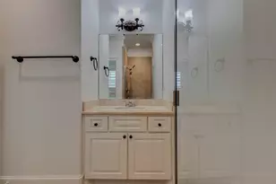 5410 Valerie St, Bellaire, TX 77401 - Photo 25