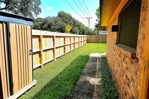 1546 Ramada Dr, Houston, TX 77062 - Photo 3