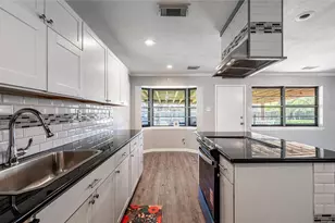 10822 Sagegulf Ln, Houston, TX 77089 - Photo 9