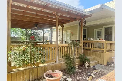706 West Street, Yoakum, TX 77995 - Photo 35