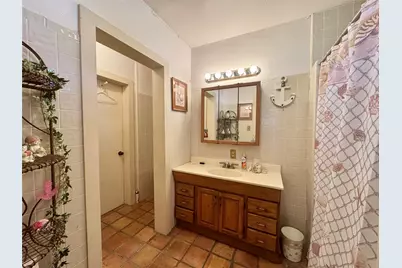 706 West Street, Yoakum, TX 77995 - Photo 25