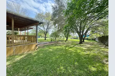 706 West Street, Yoakum, TX 77995 - Photo 45