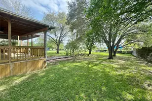 706 West St, Yoakum, TX 77995 - Photo 45