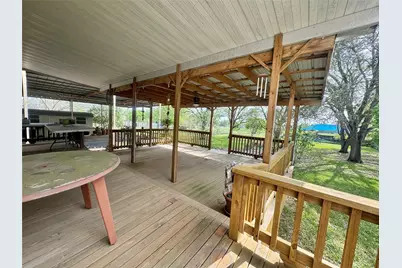 706 West Street, Yoakum, TX 77995 - Photo 39