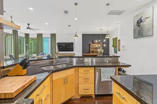 1045 Voight St, Houston, TX 77009 - Photo 13