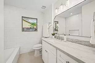 9522 Winsome Ln, Houston, TX 77063 - Photo 23