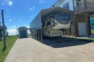 1820 Pompano Ln, Crystal Beach, TX 77650 - Photo 1