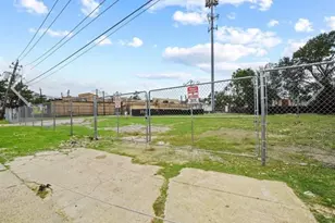 5723 Lost Forest Dr, Houston, TX 77092 - Photo 1