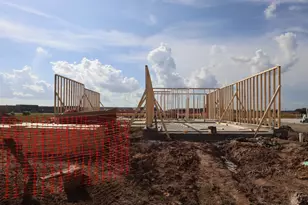 7834 Jade Crst Dr, Angleton, TX 77515 - Photo 3