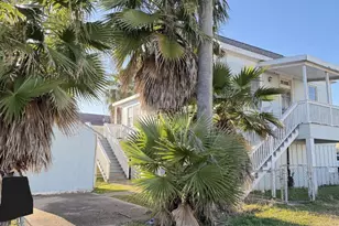 709 38th St, Galveston, TX 77550 - Photo 1