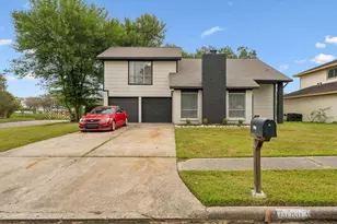 10803 Sageriver Dr, Houston, TX 77089 - Photo 5