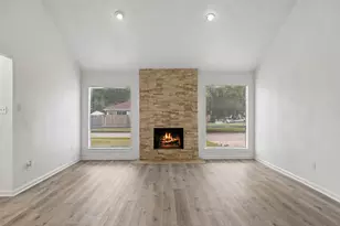 10803 Sageriver Dr, Houston, TX 77089 - Photo 15