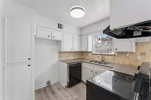 10803 Sageriver Dr, Houston, TX 77089 - Photo 25