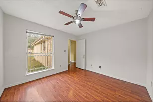 10714 Sherburne Dr, Houston, TX 77072 - Photo 19