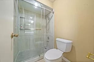 10714 Sherburne Dr, Houston, TX 77072 - Photo 21