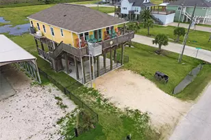 858 E Rd, Crystal Beach, TX 77650 - Photo 9