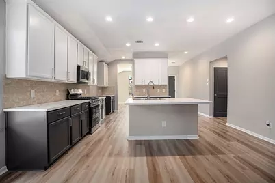 4027 Spurwing Lane, Baytown, TX 77521 - Photo 11