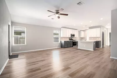 4027 Spurwing Lane, Baytown, TX 77521 - Photo 7