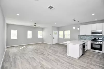 5941 Southlea Street, Houston, TX 77033 - Photo 11