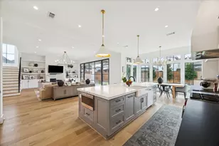 1315 Gardenia Dr, Houston, TX 77018 - Photo 9