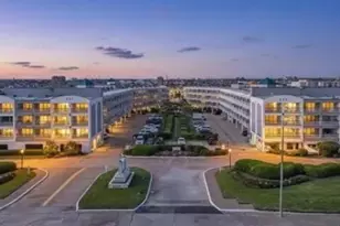 6102 Seawall Blvd, Galveston, TX 77551 - Photo 11