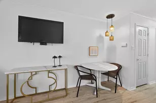 6102 Seawall Blvd, Galveston, TX 77551 - Photo 11