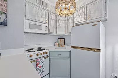 6102 Seawall Boulevard #229, Galveston, TX 77551 - Photo 3