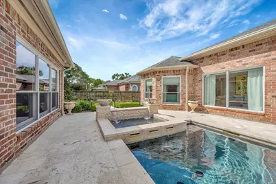 15510 Greens Cove Way, Houston, TX 77059 - Photo 9