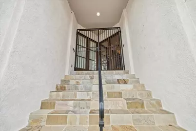 5027 Heatherglen Drive, Houston, TX 77096 - Photo 3