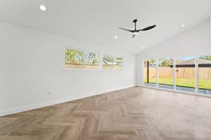 10722 Lynbrook Dr, Houston, TX 77042 - Photo 23