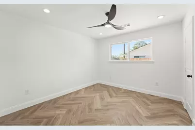 10722 Lynbrook Drive, Houston, TX 77042 - Photo 15