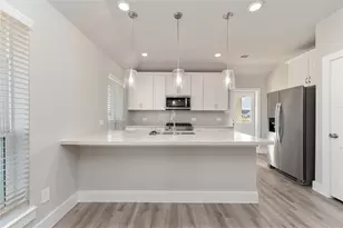 239 Bay Laurel Ct, Alvin, TX 77511 - Photo 7