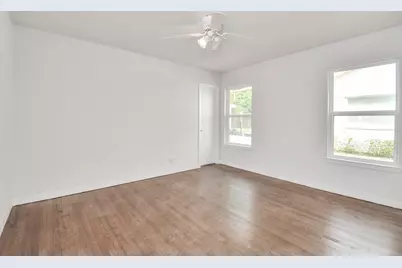 5010 Creekbend Drive, Houston, TX 77035 - Photo 25