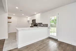 5010 Creekbend Dr, Houston, TX 77035 - Photo 11