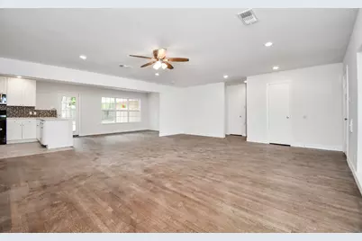 5010 Creekbend Drive, Houston, TX 77035 - Photo 7