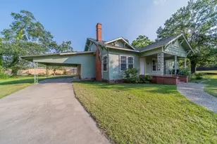 309 E Phillips St, Conroe, TX 77301 - Photo 9