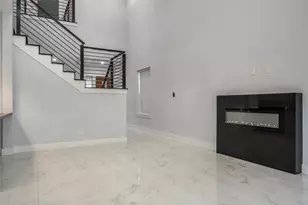 4934 Creekmont Dr, Houston, TX 77091 - Photo 5