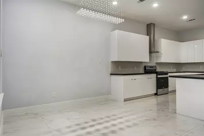 4934 Creekmont Drive, Houston, TX 77091 - Photo 7