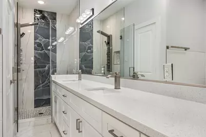 4934 Creekmont Drive, Houston, TX 77091 - Photo 21