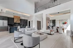 207 W 33rd St, Houston, TX 77018 - Photo 3